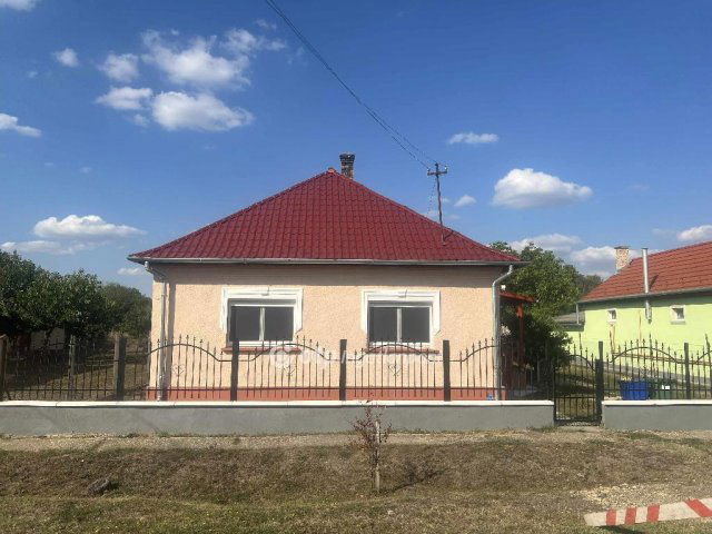 Eladó családi ház, Tápiógyörgyén 29.9 M Ft, 2 szobás