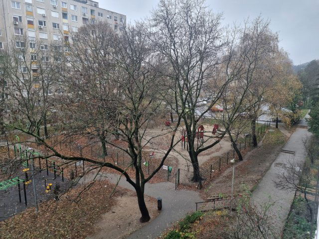 Eladó panellakás, Tatabányán 36.9 M Ft, 1+1 szobás