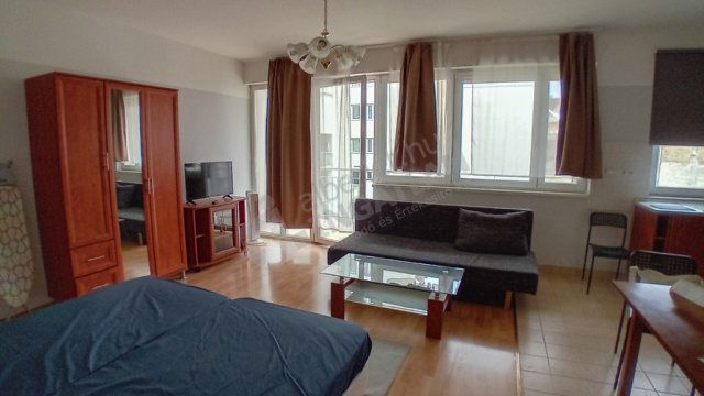 Kiadó téglalakás, albérlet, VII. kerületben, Klauzál utcában