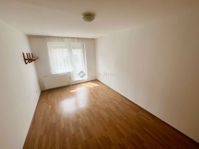 Kiadó téglalakás, albérlet, Hajmáskéren 110 E Ft / hó