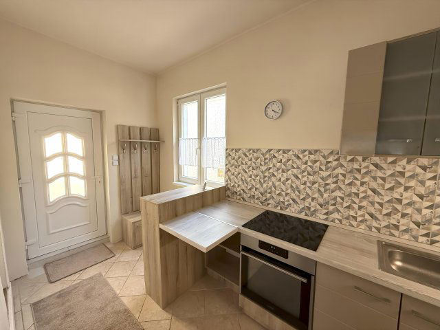 Kiadó téglalakás, albérlet, Pécsett 220 E Ft / hó, 1+1 szobás