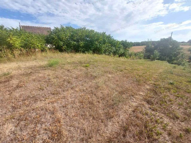 Eladó mezogazdasagi ingatlan, Komáromban 2.6 M Ft