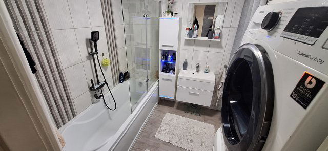 Eladó téglalakás, Szegeden 83 M Ft, 3 szobás