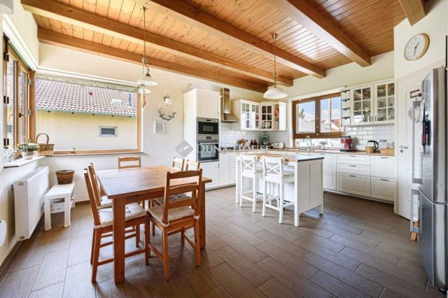 Eladó családi ház, Pusztazámoron 159.9 M Ft, 4 szobás