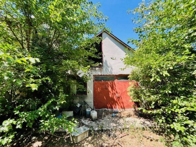 Eladó családi ház, Dányon 43.5 M Ft, 3 szobás