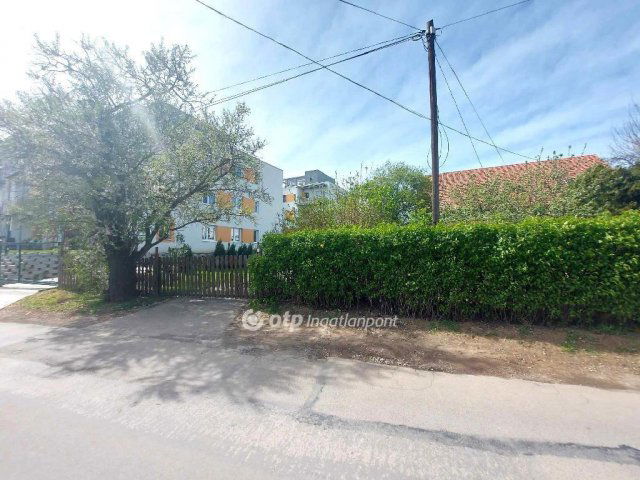 Eladó téglalakás, Pécsett 57.879 M Ft, 2 szobás