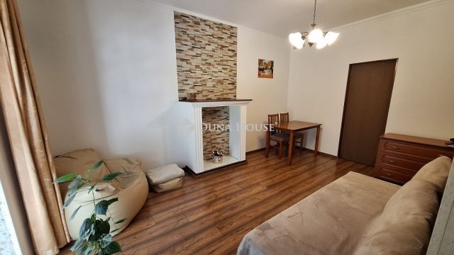 Eladó téglalakás, Debrecenben 60 M Ft, 2 szobás