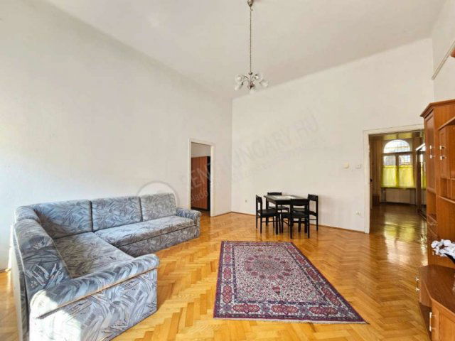 Kiadó téglalakás, albérlet, VI. kerületben, Vörösmarty utcában