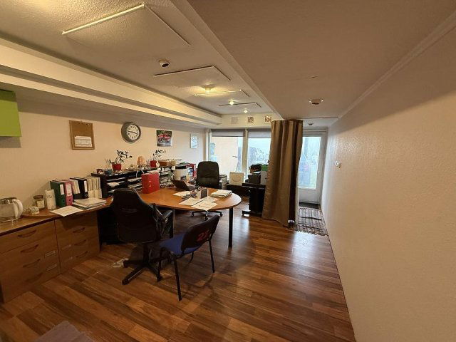 Eladó üzlethelyiség, Szentendrén 79.9 M Ft