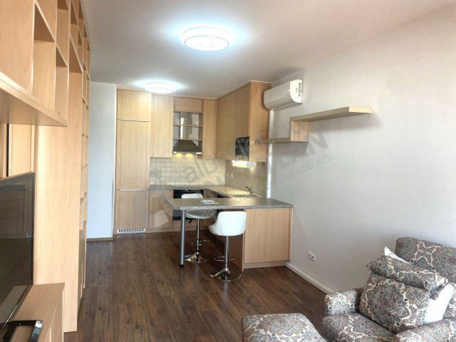 Kiadó téglalakás, albérlet, XIII. kerületben, Kárpát utcában