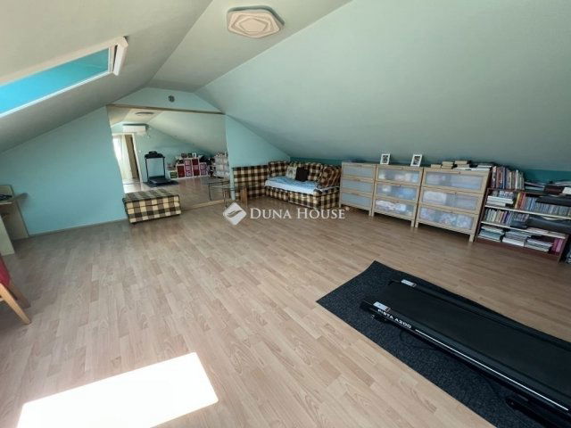 Eladó sorház, Pécsett 169.9 M Ft, 5 szobás