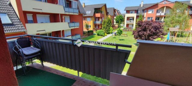 Eladó téglalakás, Szigetszentmiklóson 64.9 M Ft, 3 szobás