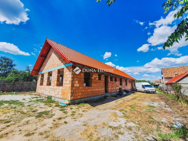 Eladó ikerház, Monoron 87.7 M Ft, 5 szobás / költözzbe.hu