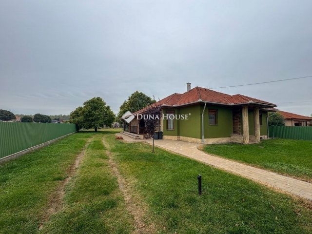 Eladó családi ház, Hernádon 104.9 M Ft, 3 szobás