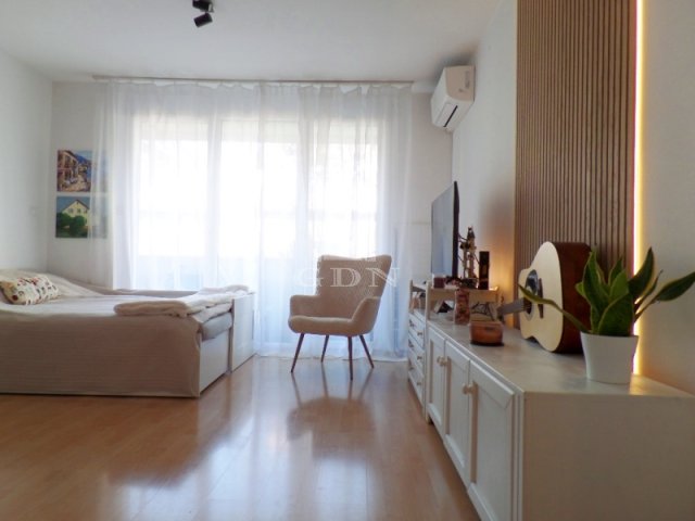 Eladó téglalakás, Budapesten, XIII. kerületben 66 M Ft, 1 szobás