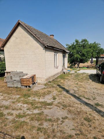 Eladó családi ház, Dabason 8 M Ft, 1 szobás