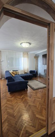 Eladó családi ház, Dombóváron 4.9 M Ft, 4+1 szobás