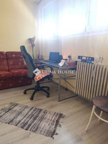 Eladó téglalakás, Mohácson 32 M Ft, 3 szobás