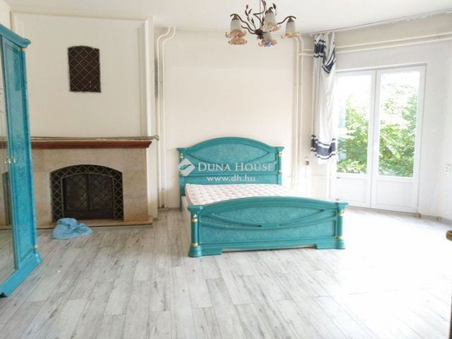 Eladó családi ház, Dunaharasztin 129 M Ft, 9 szobás