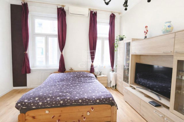 Eladó téglalakás, Budapesten, VIII. kerületben 64.89 M Ft