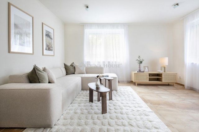 Eladó családi ház, Budapesten, XVI. kerületben 237 M Ft