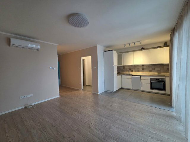 Kiadó téglalakás, albérlet, Szegeden 240 E Ft / hó, 3 szobás