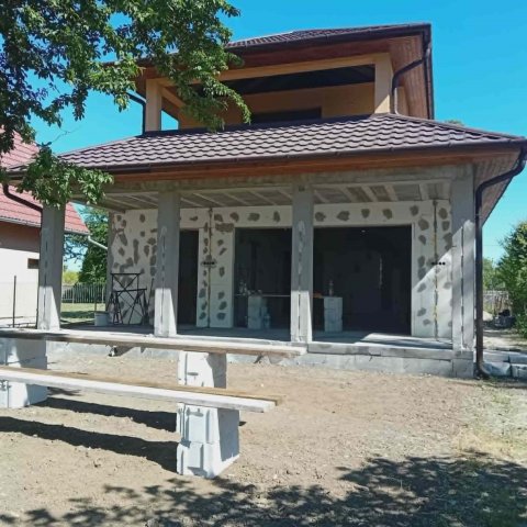 Eladó nyaraló, Mezőtúron 65 M Ft, 4 szobás