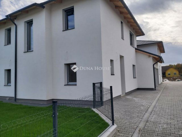 Eladó ikerház, Vecsésen 119 M Ft, 5 szobás