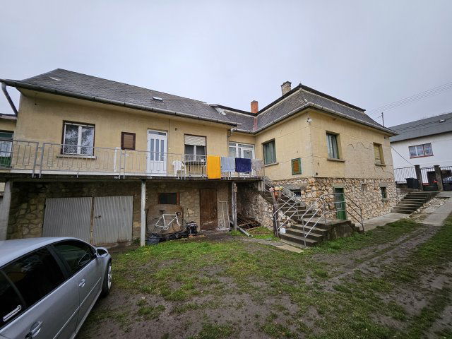 Eladó családi ház, Móron, Pince utcában 59 M Ft, 5 szobás