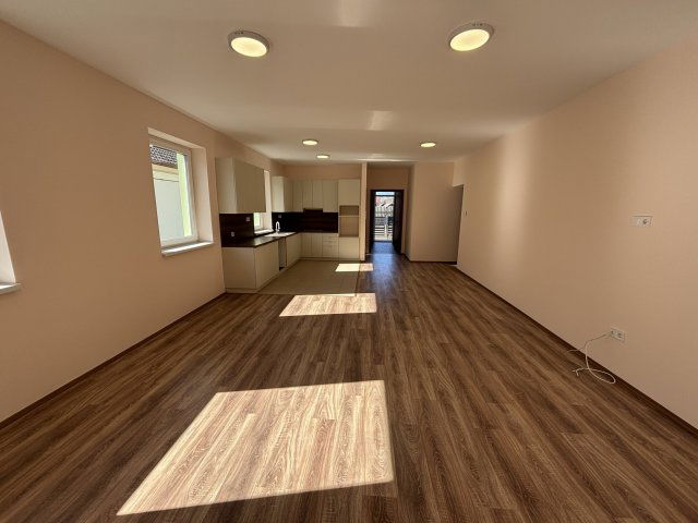 Eladó családi ház, Debrecenben 140.5 M Ft, 5 szobás