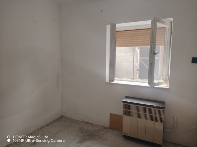 Eladó családi ház, Dabason 39.9 M Ft, 3 szobás
