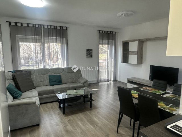 Eladó téglalakás, Pécsett, Radnics utcában 94.9 M Ft, 4 szobás