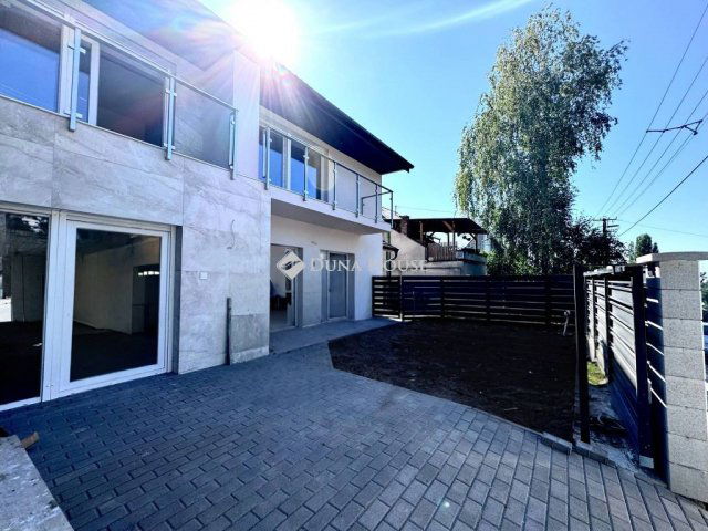 Eladó téglalakás, Pécsett, Kővirág utcában 98.5 M Ft