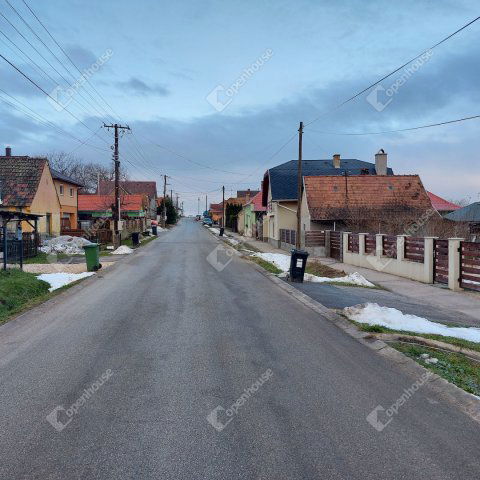 Eladó telek, Környén 7.3 M Ft / költözzbe.hu