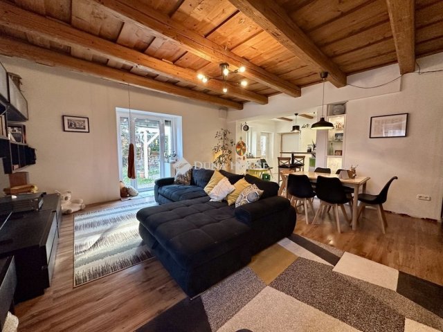 Eladó családi ház, Veszprémben 183 M Ft, 6 szobás