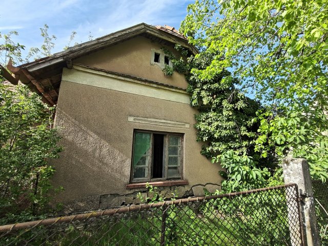 Eladó üzlethelyiség, Gádoroson 3.2 M Ft, 1 szobás