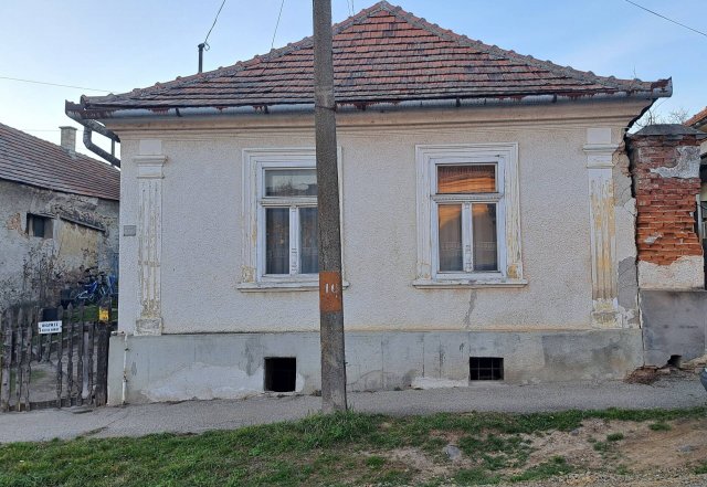 Eladó családi ház, Göncön 12 M Ft, 2 szobás