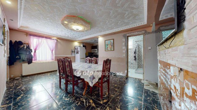 Eladó családi ház, Halmajon 35 M Ft, 3 szobás