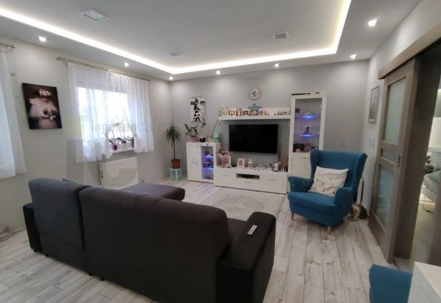 Eladó téglalakás, Szegeden, Felhő utcában 85.9 M Ft, 4 szobás