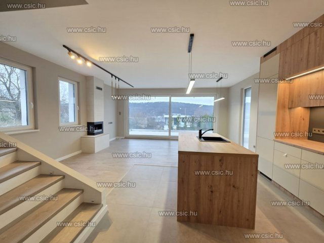 Eladó ikerház, Budapesten, III. kerületben 249.9 M Ft, 5 szobás