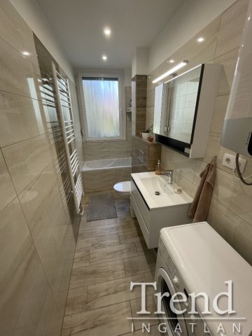 Eladó téglalakás, Dunaújvárosban 46.5 M Ft, 2 szobás