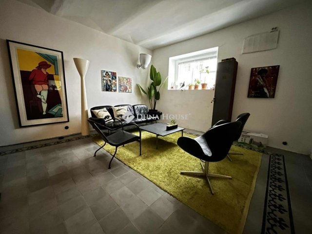 Eladó téglalakás, Budapesten, VI. kerületben 75 M Ft, 2 szobás