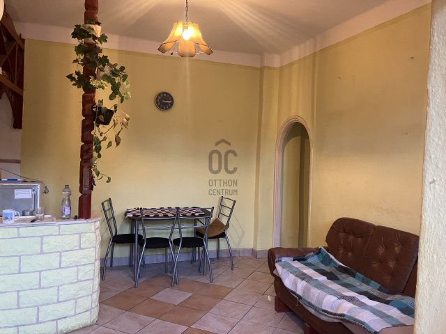 Eladó családi ház, Pécsett 29.718 M Ft, 2 szobás