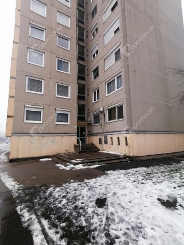Eladó panellakás, Győrött 46.9 M Ft, 2 szobás