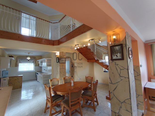 Eladó családi ház, Debrecenben 135 M Ft, 7 szobás