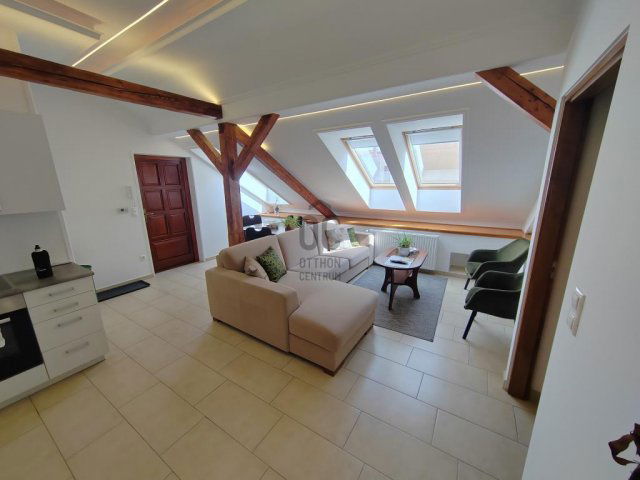 Kiadó téglalakás, albérlet, Cegléden 250 E Ft / hó, 2 szobás