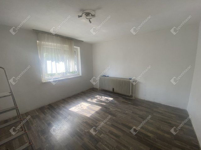 Eladó családi ház, Hegyeshalomban 63.36 M Ft, 4 szobás