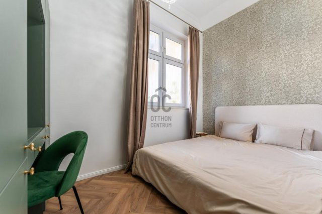 Eladó téglalakás, Budapesten, VI. kerületben 185 M Ft, 4 szobás