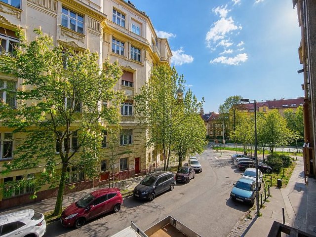 Eladó üzlethelyiség, Budapesten, II. kerületben, Káplár utcában