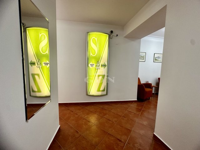 Eladó családi ház, Hévízen 235 M Ft, 7 szobás